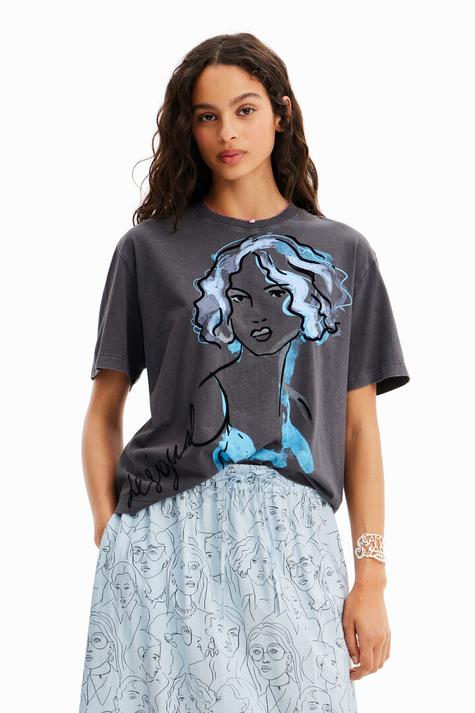 Oferta de NEW COLLECTION Camiseta ilustración chica por $44900 en Desigual