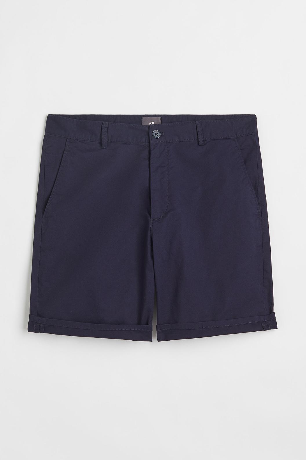 Oferta de Chino shorts Regular Fit por $7495 en H&M
