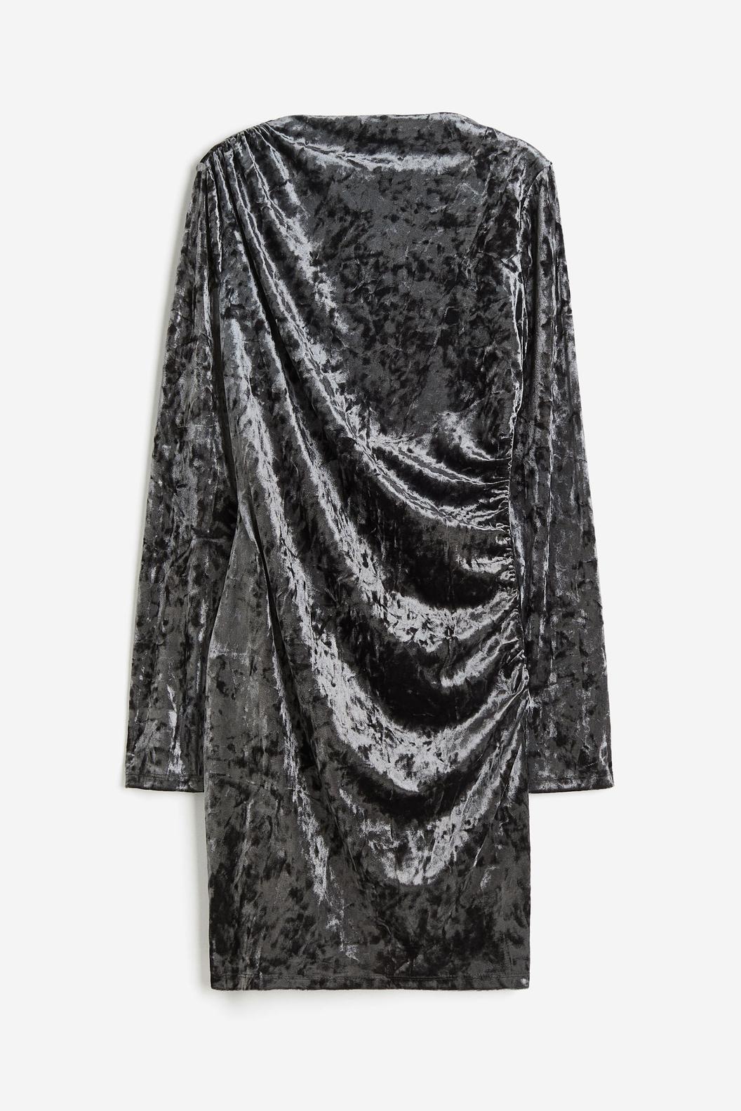Oferta de Vestido fruncido de punto por $9795 en H&M