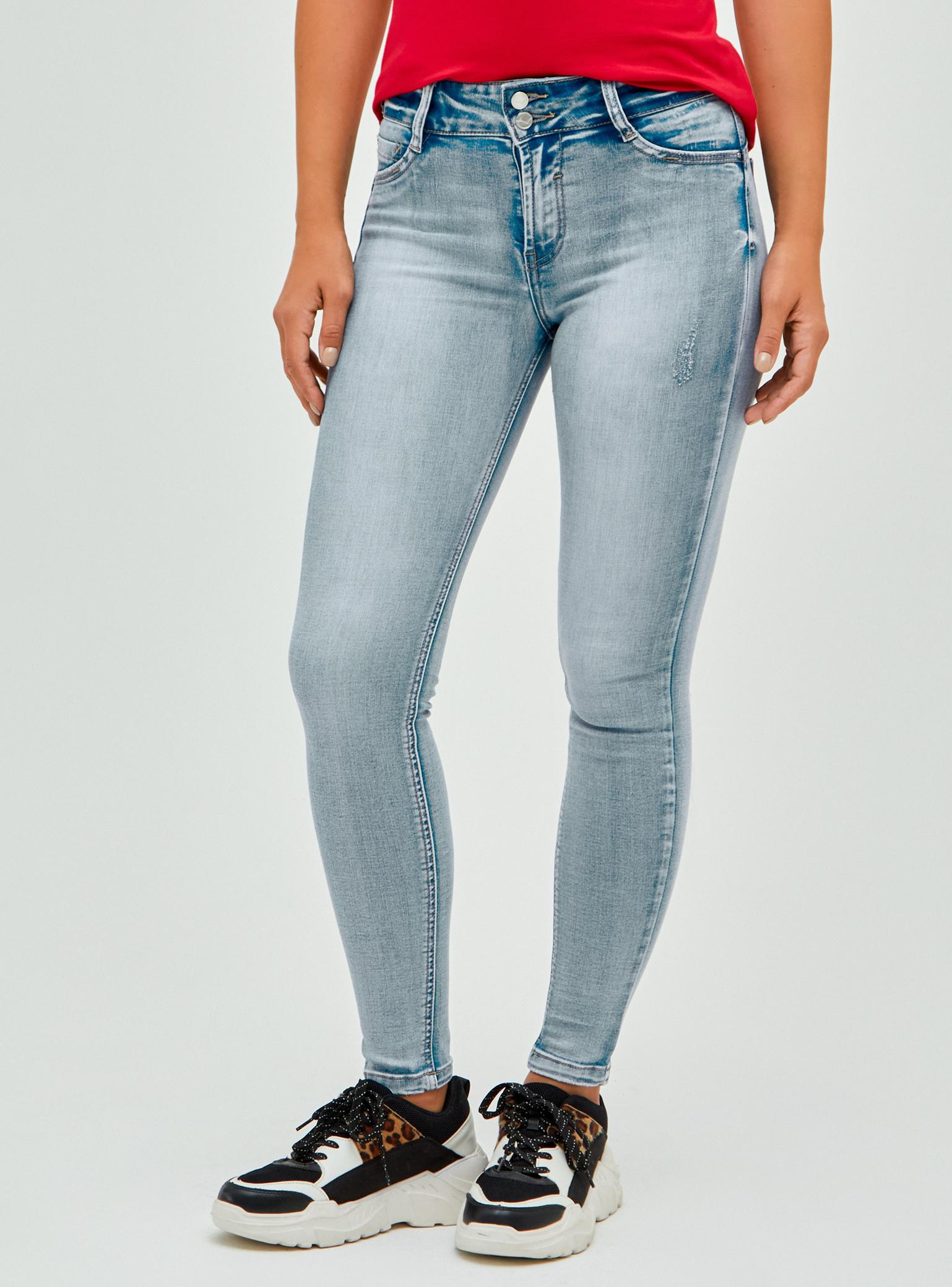 Oferta de Jeans Push Up Skinny por $10490 en Paris