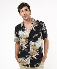 Oferta de Camisa hombre estilo tropical por $3990 en Tricot
